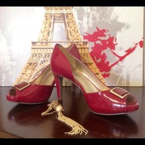 NEW! Lipstick red heels! 👠